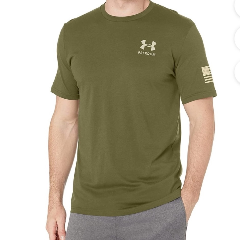 Under Armour NWT “Freedom Flag” T-Shirt - size M